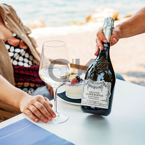 Grande Alberone Malvasia tuyệt vời để uống khai vị hoặc pha cocktail